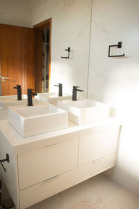 Celebrando o Fim de Ano com Estilo, nada como receber amigos e familiares em um ambiente bem planejado, sua casa pronta para receber todos na festa da virada.