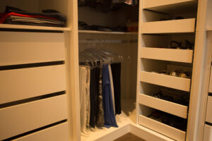 Como Criar um Closet dos Sonhos com Móveis Planejados, algumas dicas sobre como criar o closet dos sonhos com móveis planejados.