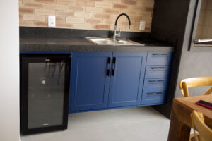 Móveis Planejados para Ambientes Externos, como aplicar móveis planejados em diferentes tipos de ambientes externos criando áreas encantadoras e práticas.