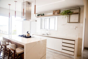 Organização de Cozinhas Pequenas, dicas para Maximizar Espaço e Funcionalidade com Móveis Planejados