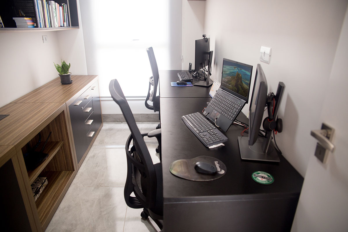 Home Office Perfeito: Ergonomia e Funcionalidade com Móveis Planejados. Os móveis planejados são a solução ideal para alcançar esse objetivo.