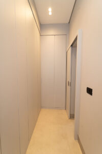 Closets Planejados Como Organizar suas Roupas com Estilo confira as melhores dicas para organizar suas roupas com estilo!