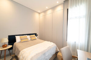 Dicas de Iluminação para Destacar seus Móveis Planejados para que eles sejam realmente valorizados, a iluminação do espaço precisa ser bem planejada.