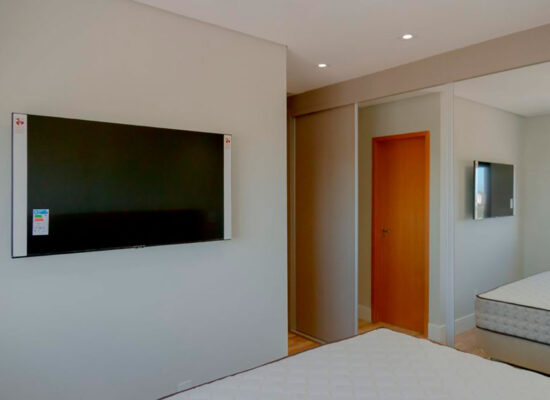 Design Minimalista no Quarto. Em um mundo de constante estímulo e excesso de informações, o quarto deve ser mais do que apenas um lugar para dormir.