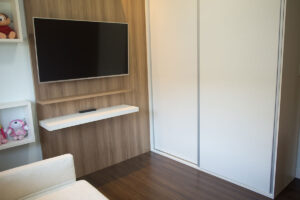 Design Minimalista no Quarto. Em um mundo de constante estímulo e excesso de informações, o quarto deve ser mais do que apenas um lugar para dormir.