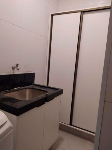 Lavanderia Planejada: Truques para Secar Roupas e Organizar a Bagunça nos Dias de Chuva