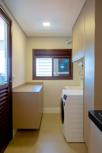 Lavanderia Planejada: Truques para Secar Roupas e Organizar a Bagunça nos Dias de Chuva