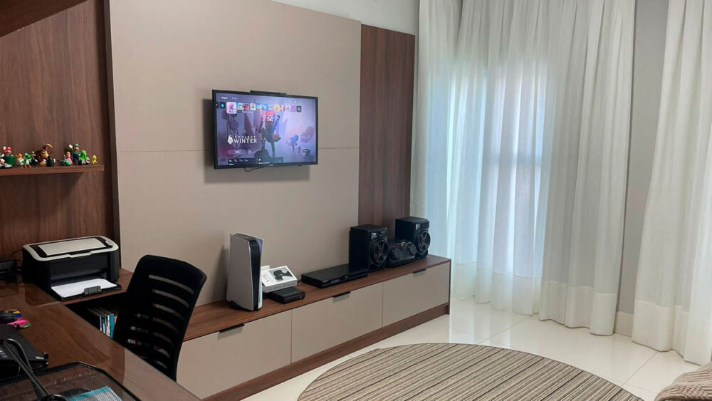 Espaço Gamer Planejado Marcenaria Inteligente para Fios Escondidos e Máxima Organização